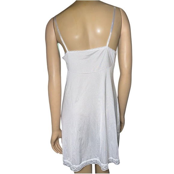 Vanity Fair women's Elegant Nylon White Lace Trim Chemise size 34 - Picture 3 of 10